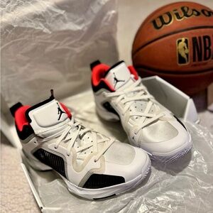 Mens' White and Black Basketball Shoes